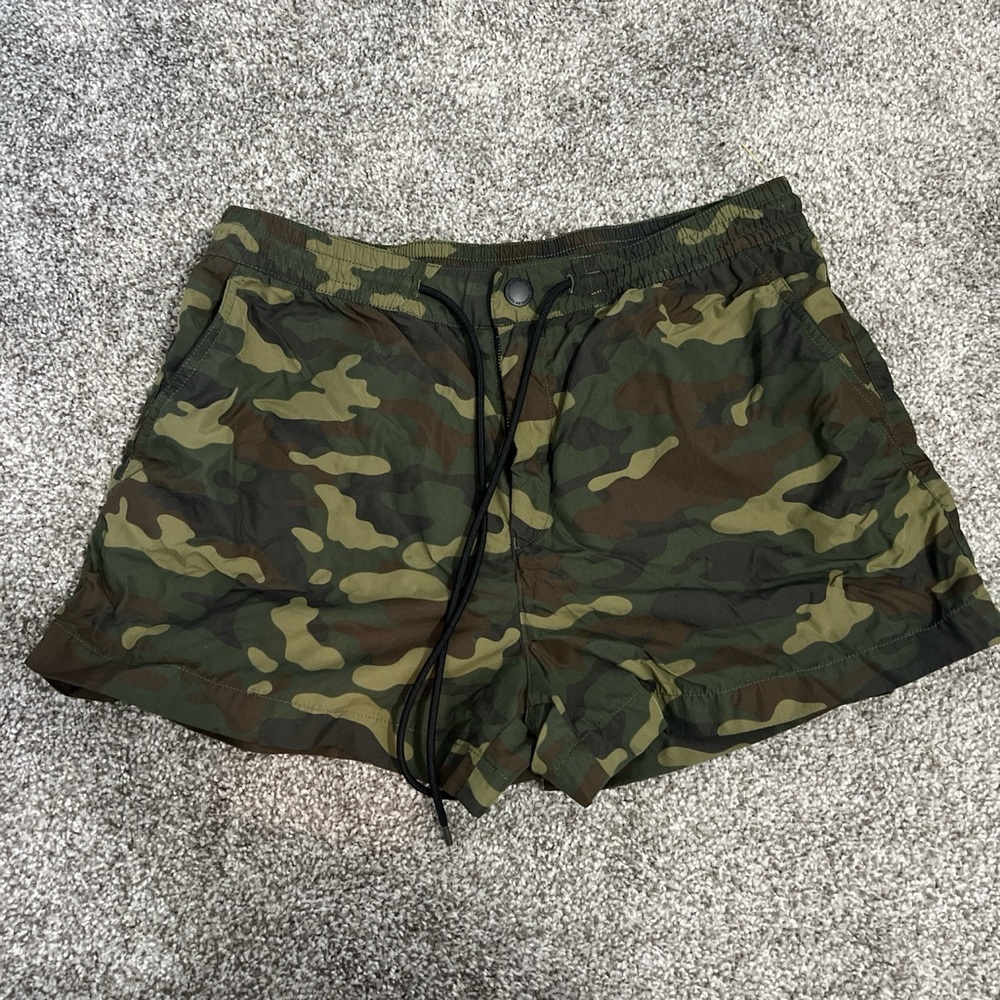 SOLD ON EBAY American Eagle Women’s Nylon Camo Shorts